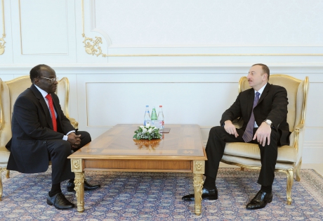 İlham Əliyev bir sıra xarici ölkələrin Azəbaycandakı səfirlərinin etimadnamələrini qəbul edib (FOTO)