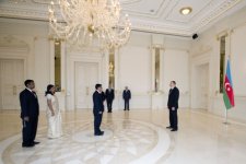 İlham Əliyev bir sıra xarici ölkələrin Azəbaycandakı səfirlərinin etimadnamələrini qəbul edib (FOTO)