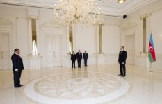 İlham Əliyev bir sıra xarici ölkələrin Azəbaycandakı səfirlərinin etimadnamələrini qəbul edib (FOTO)