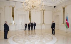 İlham Əliyev bir sıra xarici ölkələrin Azəbaycandakı səfirlərinin etimadnamələrini qəbul edib (FOTO)