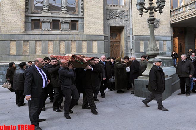 Azərbaycanın tanınmış müğənnisi Firəngiz Əhmədova ilə vida mərasimi keçirilib (FOTO)