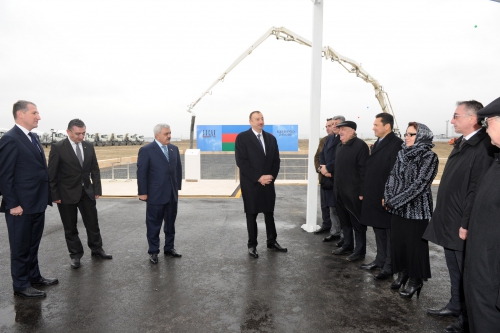 İlham Əliyev karbamid istehsalı zavodunun təməlqoyma mərasimində iştirak edib (FOTO)