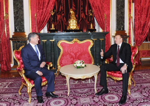 İlham Əliyev Almazbek Atambayevlə görüşüb