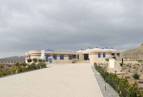 Azərbaycan Prezidenti və xanımı Qobustan muzeyinin açılışında iştirak ediblər (FOTO)