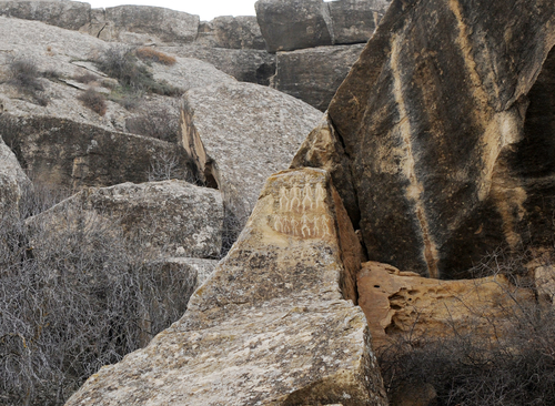 Azərbaycan Prezidenti və xanımı Qobustan muzeyinin açılışında iştirak ediblər (FOTO)