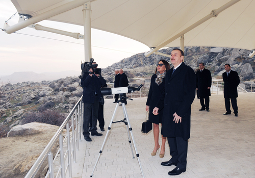 Azərbaycan Prezidenti və xanımı Qobustan muzeyinin açılışında iştirak ediblər (FOTO)