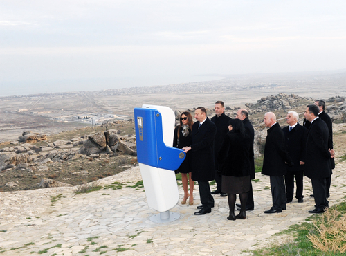 Azərbaycan Prezidenti və xanımı Qobustan muzeyinin açılışında iştirak ediblər (FOTO)