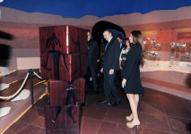 Azərbaycan Prezidenti və xanımı Qobustan muzeyinin açılışında iştirak ediblər (FOTO)