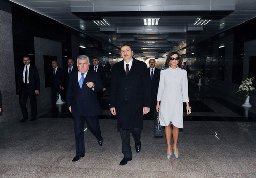Azərbaycan Prezidenti və xanımı yeni piyada keçidlərinin açılışlarında iştirak ediblər (FOTO)