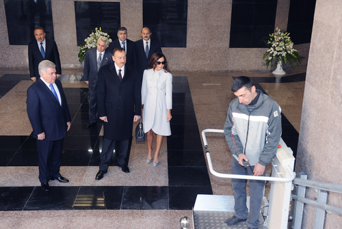 Azərbaycan Prezidenti və xanımı yeni piyada keçidlərinin açılışlarında iştirak ediblər (FOTO)