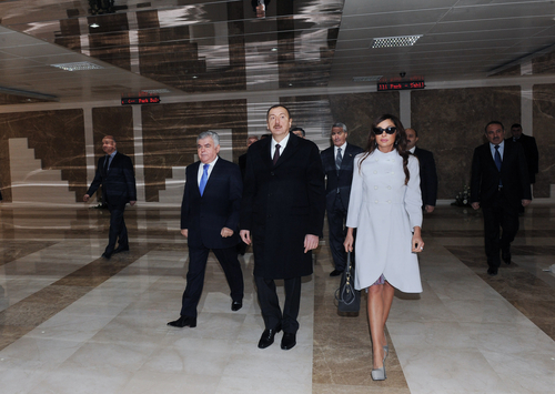 Azərbaycan Prezidenti və xanımı yeni piyada keçidlərinin açılışlarında iştirak ediblər (FOTO)