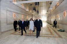 Azərbaycan Prezidenti və xanımı yeni piyada keçidlərinin açılışlarında iştirak ediblər (FOTO)