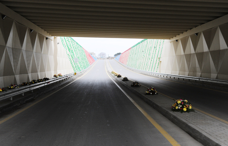 İlham Əliyev Buzovna qovşağı tunel və yol ötürücüsünün açılışında iştirak edib (FOTO)