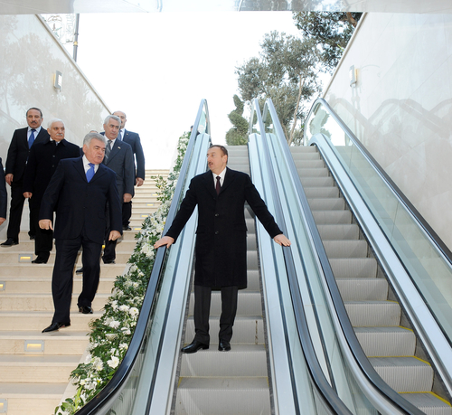Azərbaycan Prezidenti və xanımı yeni piyada keçidlərinin açılışlarında iştirak ediblər (FOTO)