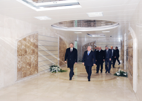 Azərbaycan Prezidenti və xanımı yeni piyada keçidlərinin açılışlarında iştirak ediblər (FOTO)