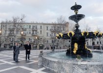Azərbaycan Prezidenti Bakının Bülbül prospektindəki parkın yenidənqurma işlərindən sonrakı vəziyyəti ilə tanış olub (FOTO)