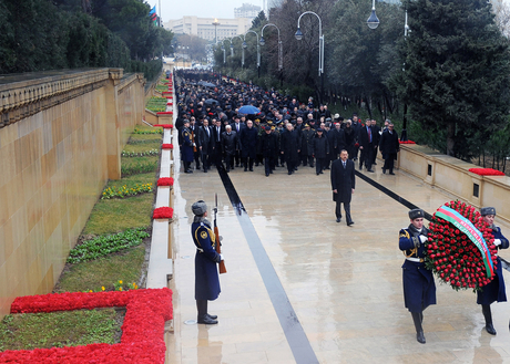 Azərbaycan Prezidenti Şəhidlər Xiyabanını ziyarət edib (FOTO)