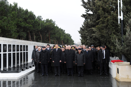 Azərbaycan Prezidenti Şəhidlər Xiyabanını ziyarət edib (FOTO)