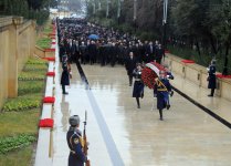 Azərbaycan Prezidenti Şəhidlər Xiyabanını ziyarət edib (FOTO)