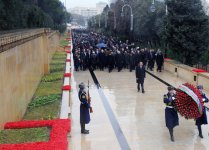 Azərbaycan Prezidenti Şəhidlər Xiyabanını ziyarət edib (FOTO)