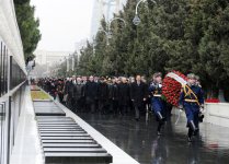 Azərbaycan Prezidenti Şəhidlər Xiyabanını ziyarət edib (FOTO)
