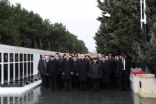 Azərbaycan Prezidenti Şəhidlər Xiyabanını ziyarət edib (FOTO)