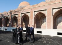 İlham Əliyev "İmamzadə" kompleksində aparılan təmir-bərpa və tikinti işlərinin gedişi ilə tanış olub (FOTO)