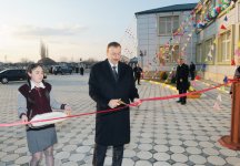 Azərbaycan Prezidenti Goranboy şəhər 3 nömrəli tam orta məktəbin yeni binasının açılışında iştirak edib (FOTO)