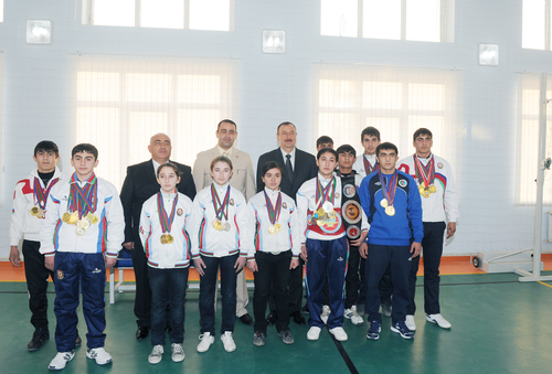 Azərbaycan Prezidenti Goranboy şəhər 3 nömrəli tam orta məktəbin yeni binasının açılışında iştirak edib (FOTO)