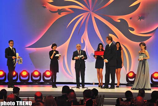 Bakı "Eurovision 2012"-yə ev sahibliyini rəsmən qəbul etdi (FOTO) (VİDEO)