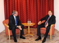 İlham Əliyev “Edisson” şirkətinin baş icraçı direktoru ilə görüşüb