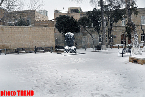 Bakının qar mənzərəsi (FOTOSESSİYA)