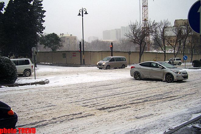 Bakıda anomal hava şəraiti ilə əlaqədar dünən 16 yol qəzası baş verib