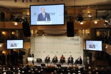 Prezident İlham Əliyev: Azərbaycan enerji təhlükəsizliyini təmin etməyə hazırdır (FOTO)