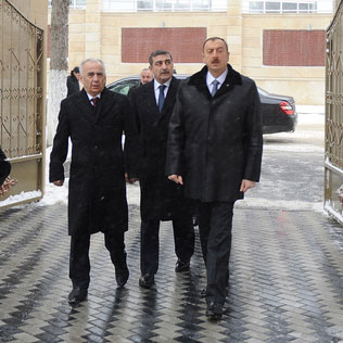 İlham Əliyev Bakıdakı körpələr evi-uşaq bağçalarının əsaslı təmir və yenidənqurmadan sonrakı vəziyyəti ilə tanış olub (FOTO)