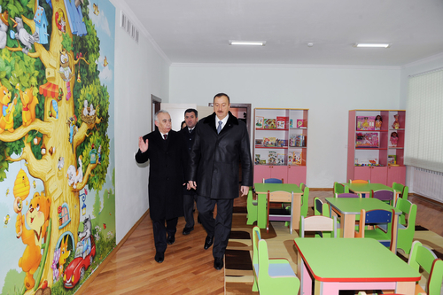 İlham Əliyev Bakıdakı körpələr evi-uşaq bağçalarının əsaslı təmir və yenidənqurmadan sonrakı vəziyyəti ilə tanış olub (FOTO)
