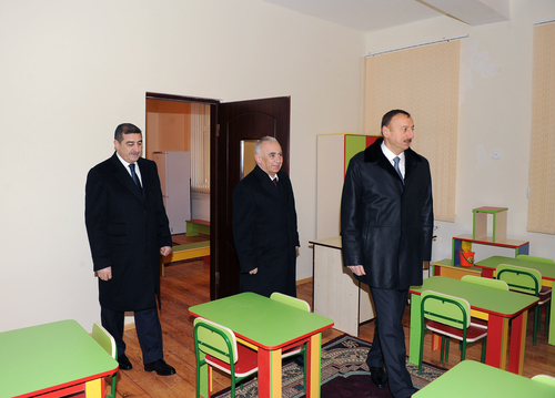 İlham Əliyev Bakıdakı körpələr evi-uşaq bağçalarının əsaslı təmir və yenidənqurmadan sonrakı vəziyyəti ilə tanış olub (FOTO)