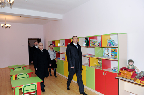 İlham Əliyev Bakıdakı körpələr evi-uşaq bağçalarının əsaslı təmir və yenidənqurmadan sonrakı vəziyyəti ilə tanış olub (FOTO)