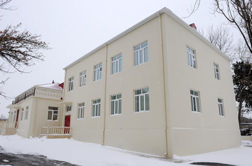 İlham Əliyev Bakıdakı körpələr evi-uşaq bağçalarının əsaslı təmir və yenidənqurmadan sonrakı vəziyyəti ilə tanış olub (FOTO)
