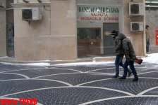FOTOLARDA: "Üşüyən" Bakı