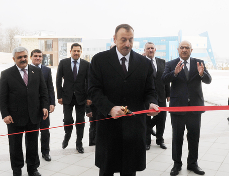 İlham Əliyev Qusarda Heydər Əliyev Mərkəzinin açılışında iştirak edib (FOTO)