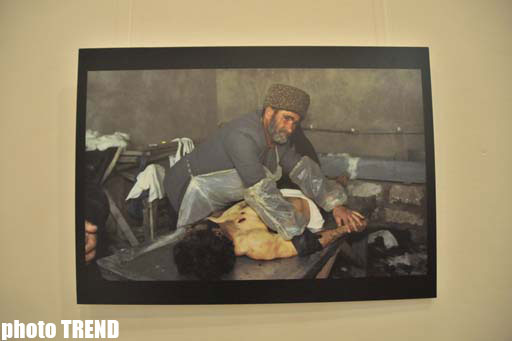 Bakıda fransalı fotoqrafın Xocalı faciəsinə həsr edilmiş unikal işləri təqdim olunub (FOTO)