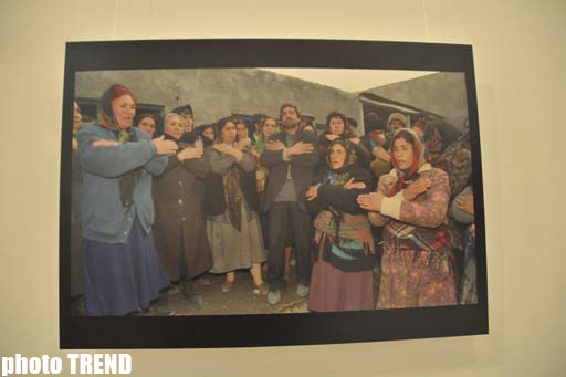 Bakıda fransalı fotoqrafın Xocalı faciəsinə həsr edilmiş unikal işləri təqdim olunub (FOTO)