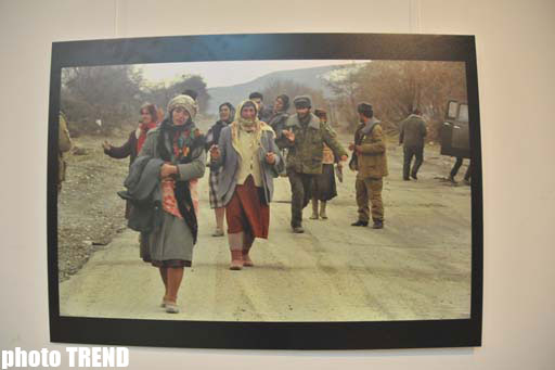 Bakıda fransalı fotoqrafın Xocalı faciəsinə həsr edilmiş unikal işləri təqdim olunub (FOTO)