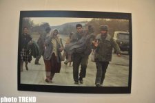 Bakıda fransalı fotoqrafın Xocalı faciəsinə həsr edilmiş unikal işləri təqdim olunub (FOTO)