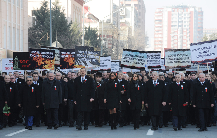 Azərbaycan Prezidenti və xanımı Xocalı faciəsi qurbanlarının abidəsini ziyarət edib (ƏLAVƏ OLUNUB) (FOTO)
