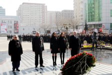 Azərbaycan Prezidenti və xanımı Xocalı faciəsi qurbanlarının abidəsini ziyarət edib (ƏLAVƏ OLUNUB) (FOTO)