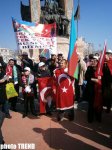 Taksim Meydanında Xocalı soyqırımı ilə bağlı keçiriləcək yürüş-mitinqə axın başlayıb, şüarlar səsləndirilir (FOTO)