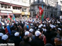 Taksim Meydanında Xocalı soyqırımı ilə bağlı keçiriləcək yürüş-mitinqə axın başlayıb, şüarlar səsləndirilir (FOTO)