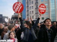 İstanbulun Taksim meydanında Xocalı soyqırımı ilə bağlı keçirilən mitinq başa çatdı (ƏLAVƏ OLUNUB-3) (FOTO)